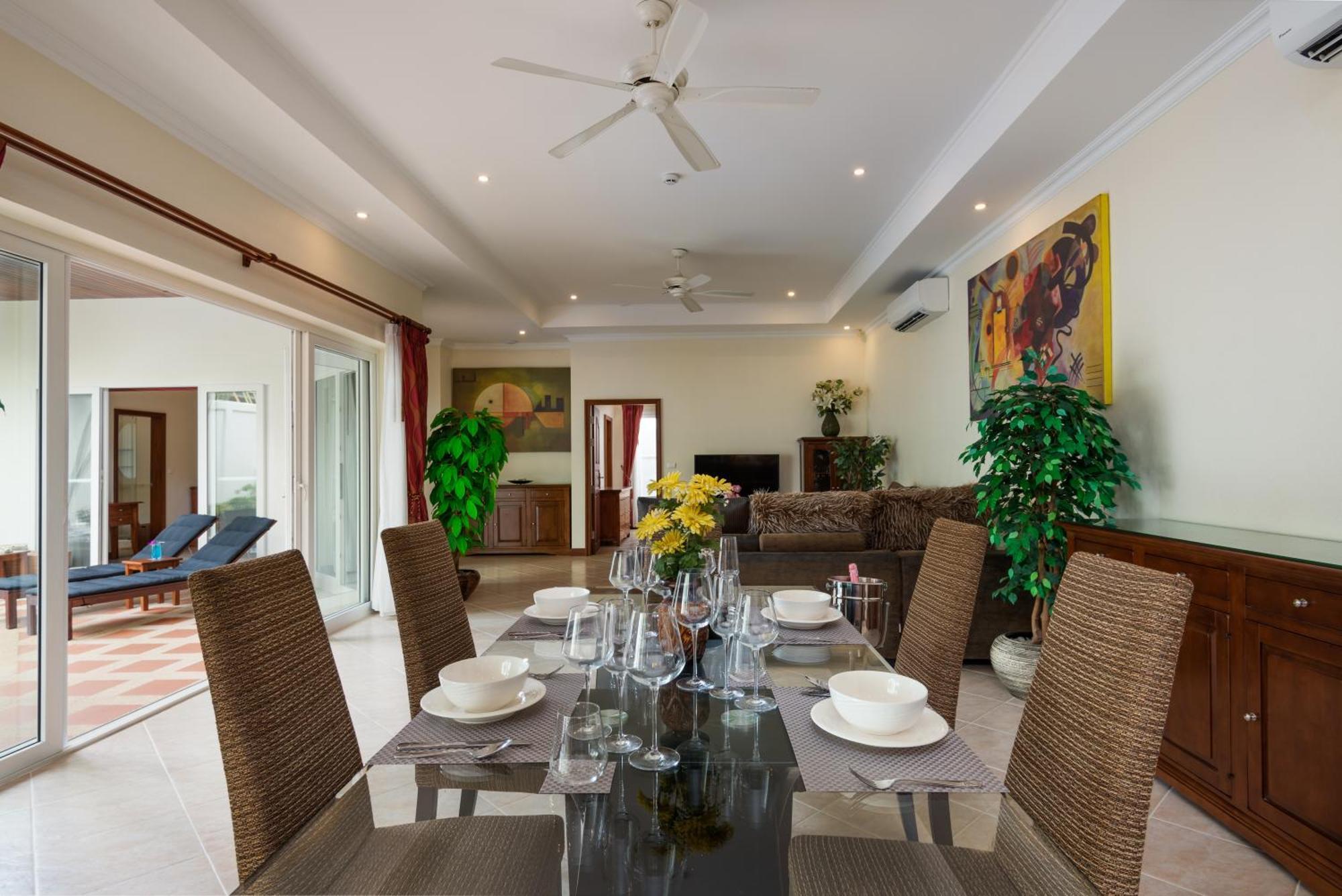 Village Austria Luxury Pool Villas Pattaya Zimmer foto