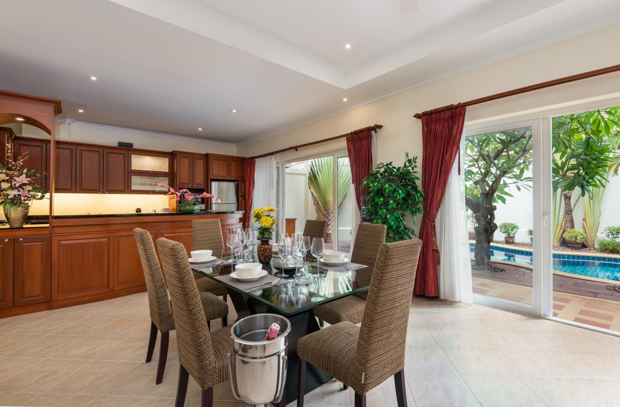 Village Austria Luxury Pool Villas Pattaya Exterior foto