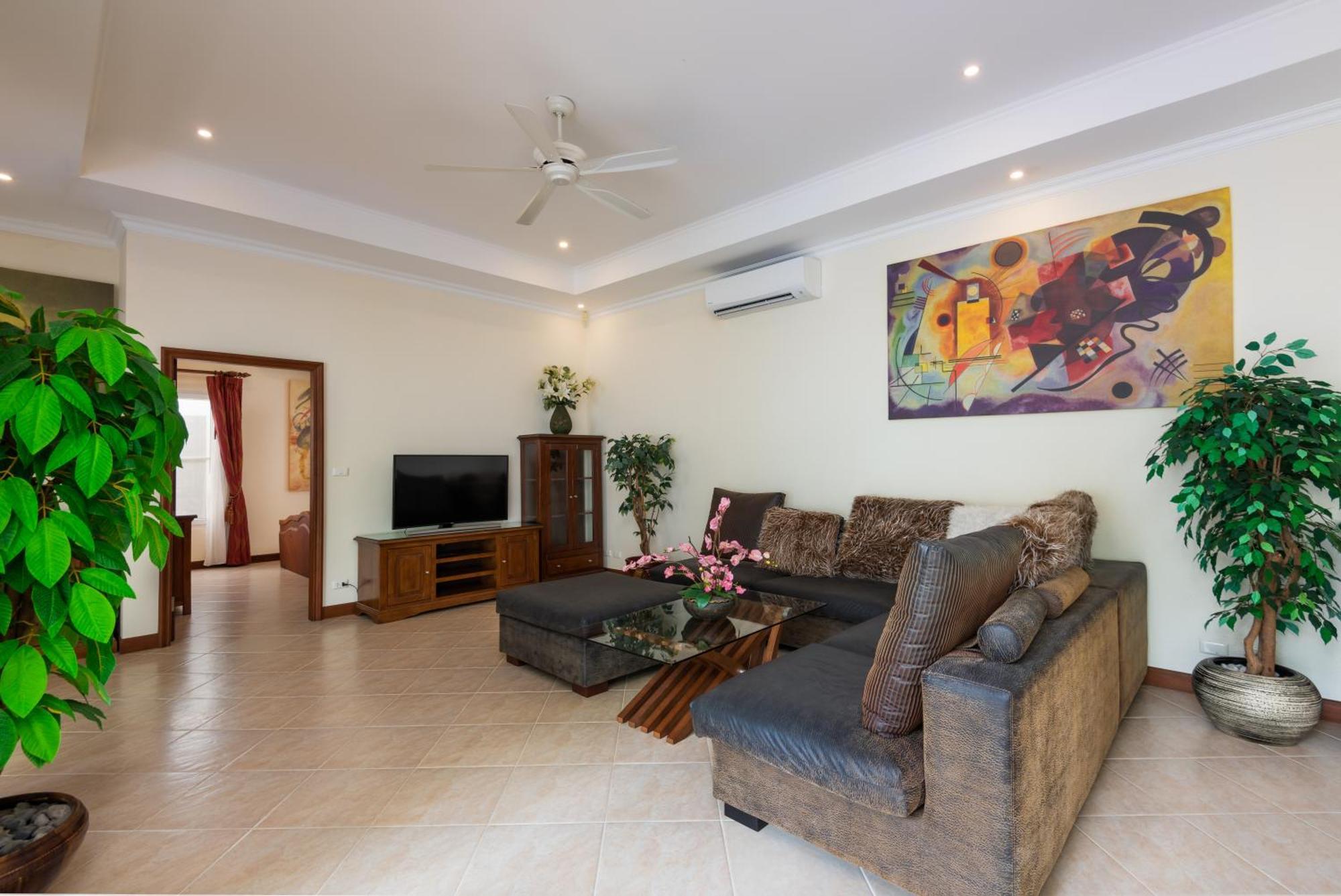 Village Austria Luxury Pool Villas Pattaya Exterior foto