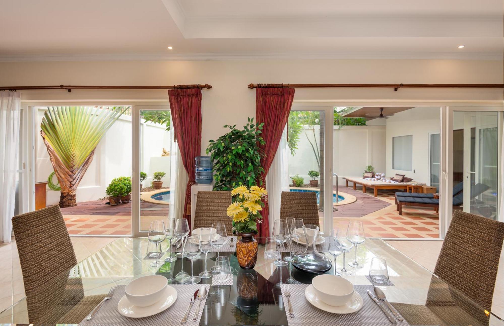 Village Austria Luxury Pool Villas Pattaya Exterior foto